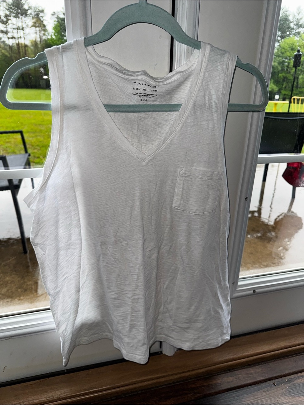 Tahari White V-Neck Essentials T-Shirt